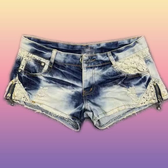 bleached blue shorts with lace detail - Picture 1 of 4